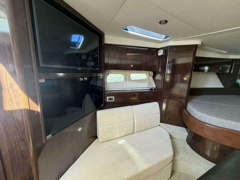 2016 Sea Ray 350 Sundancer