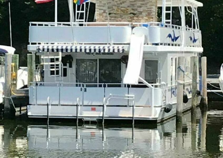 2017 Sumerset Houseboat