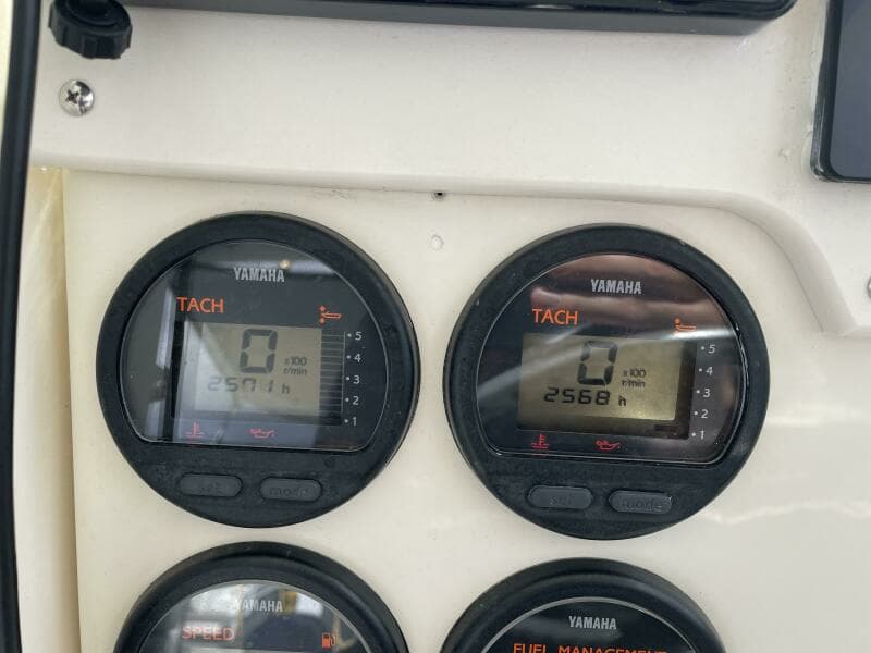 2003 Pursuit 2870 Walkaround