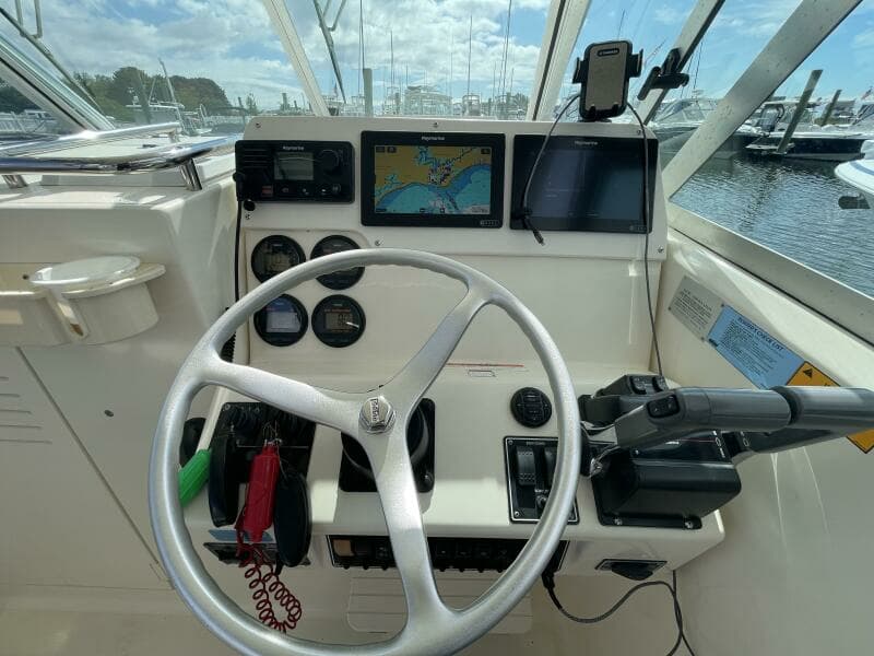 2003 Pursuit 2870 Walkaround