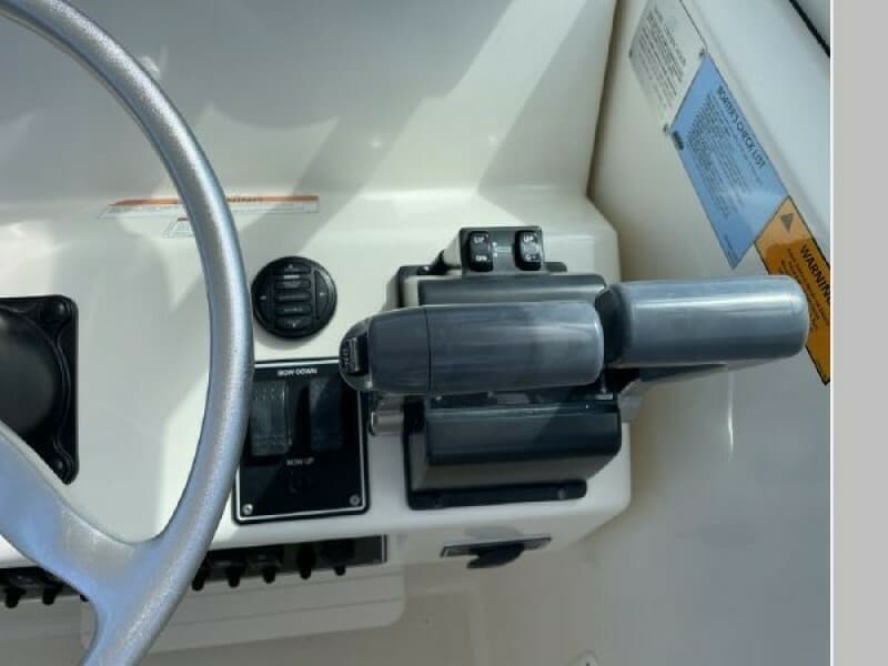 2003 Pursuit 2870 Walkaround