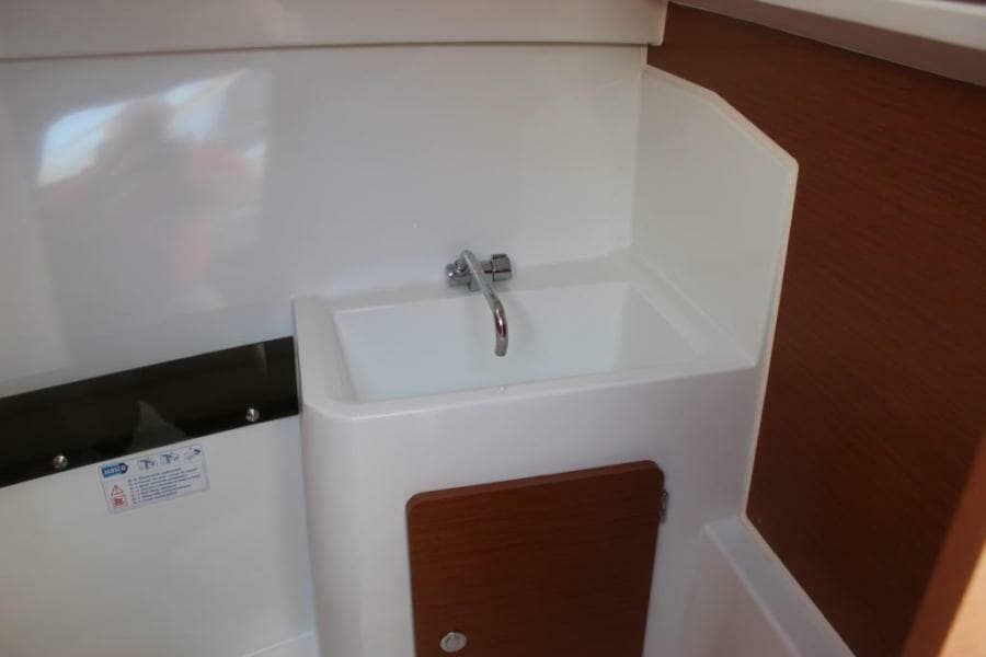 2016 Jeanneau 795 Merry Fisher