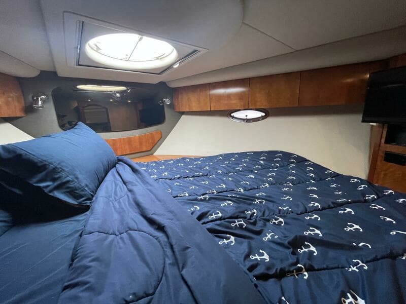 2008 Cruisers Yachts 390 Sports Coupe