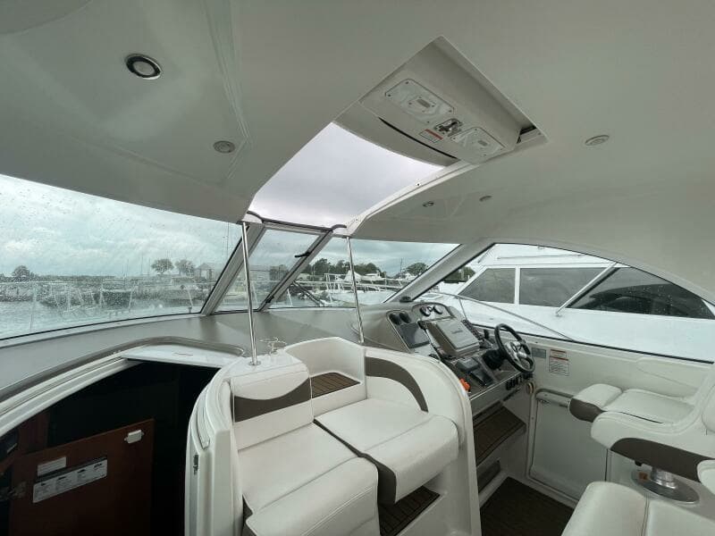 2008 Cruisers Yachts 390 Sports Coupe