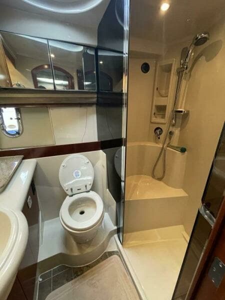 2008 Cruisers Yachts 390 Sports Coupe