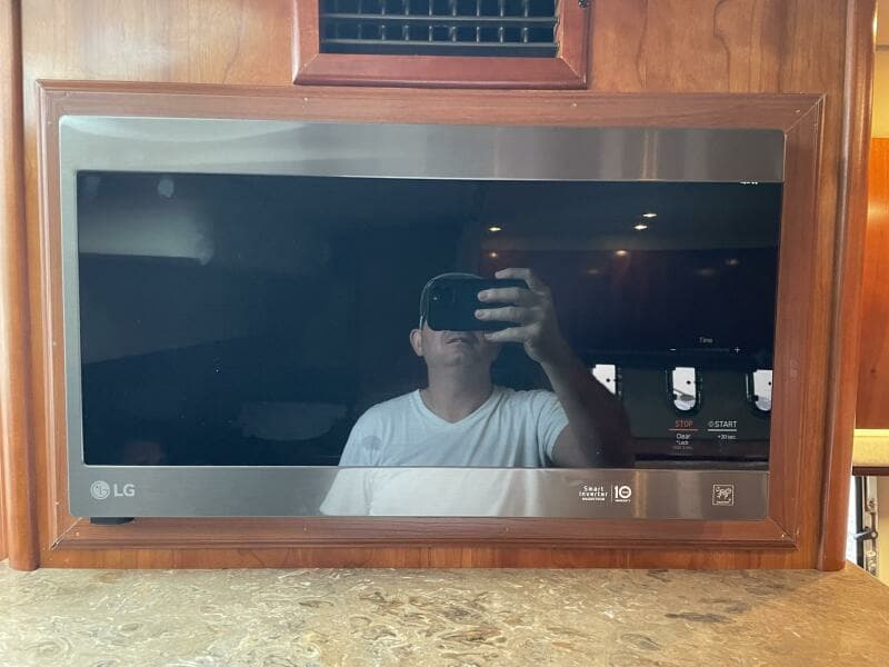 2008 Cruisers Yachts 390 Sports Coupe