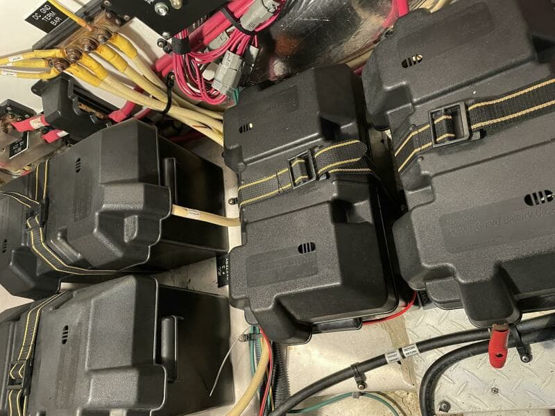 2008 Cruisers Yachts 390 Sports Coupe