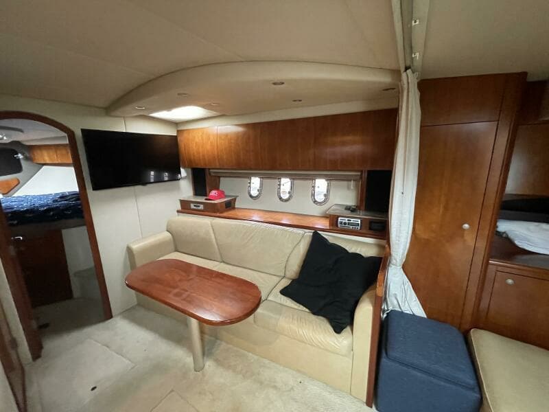 2008 Cruisers Yachts 390 Sports Coupe