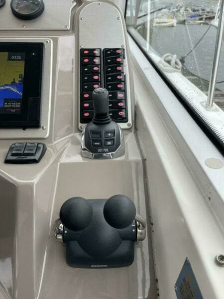2008 Cruisers Yachts 390 Sports Coupe
