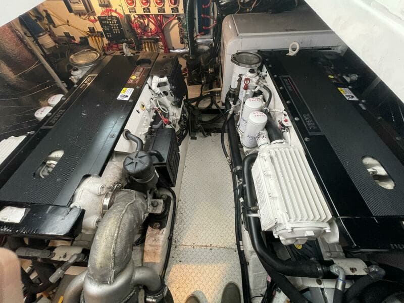 2008 Cruisers Yachts 390 Sports Coupe