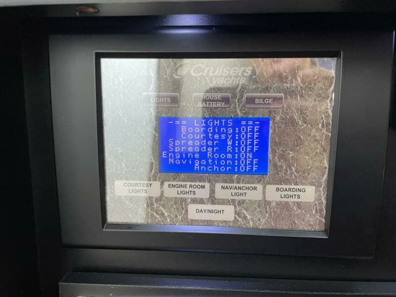 2008 Cruisers Yachts 390 Sports Coupe