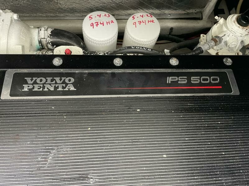 2008 Cruisers Yachts 390 Sports Coupe