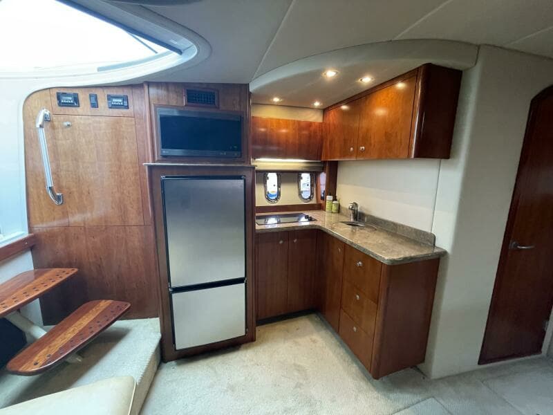 2008 Cruisers Yachts 390 Sports Coupe