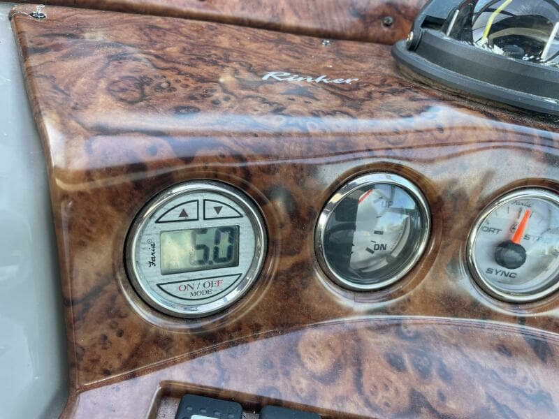 2006 Rinker Express Cruiser