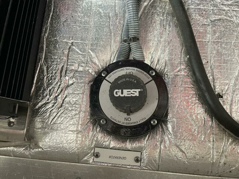 2006 Rinker Express Cruiser