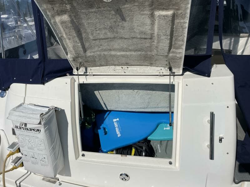 2006 Rinker Express Cruiser