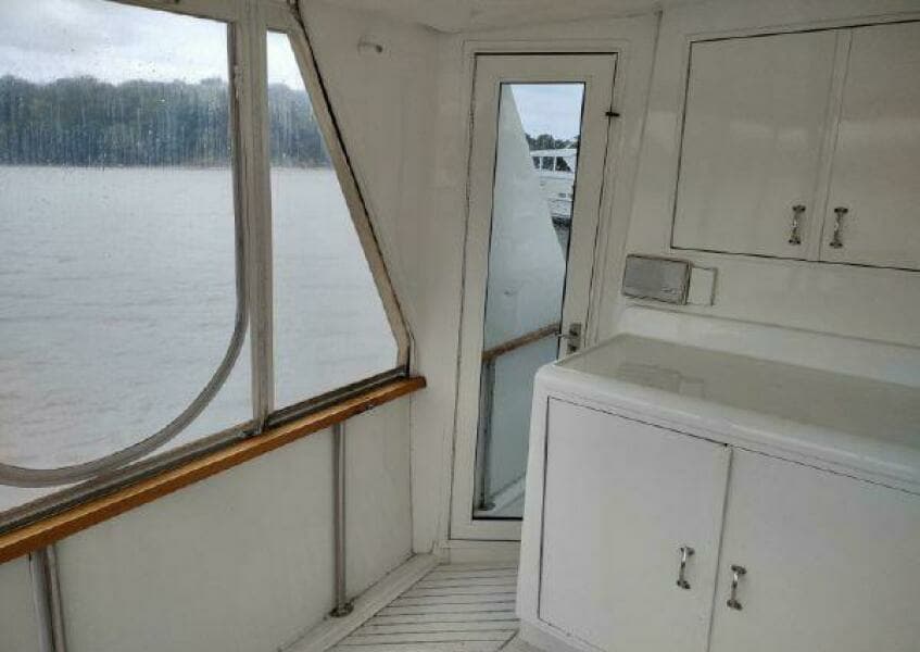 1996 Hatteras 50' Sport Deck