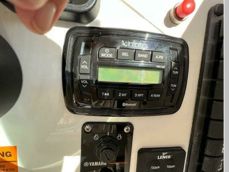 2014 Parker 2320 SL Sport Cabin