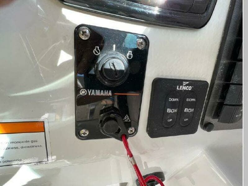 2014 Parker 2320 SL Sport Cabin