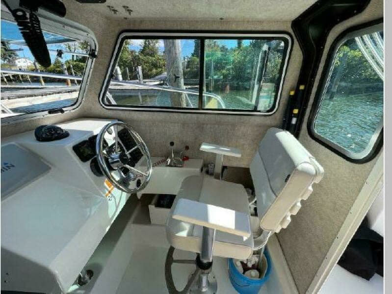 2014 Parker 2320 SL Sport Cabin