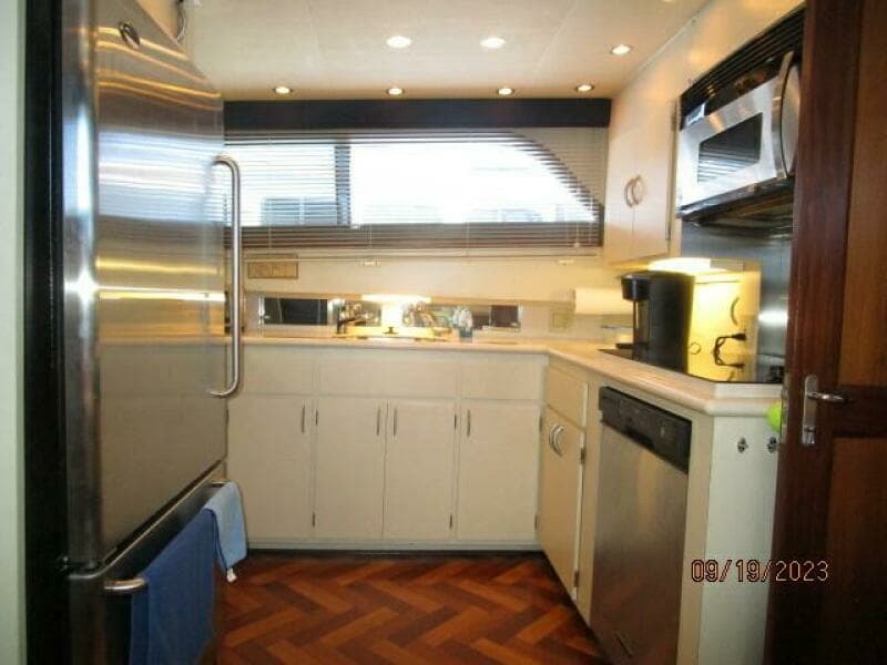 63' Hatteras galley2