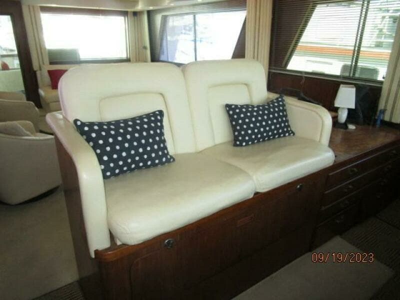 63' Hatteras lower helm benchseat