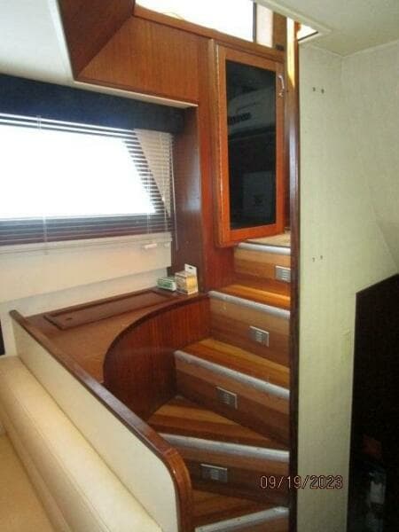 63' Hatteras salon-galley stairs