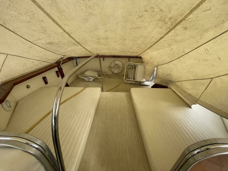 1984 Chris-Craft 316 Commander