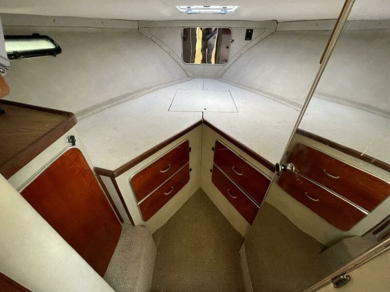 1984 Chris-Craft 316 Commander