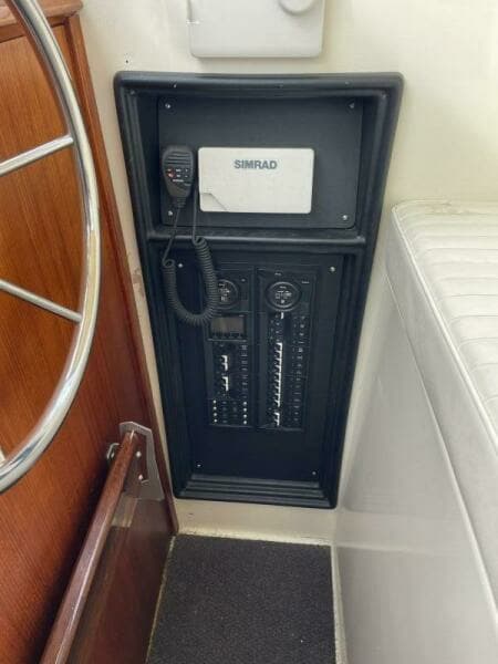 1984 Chris-Craft 316 Commander