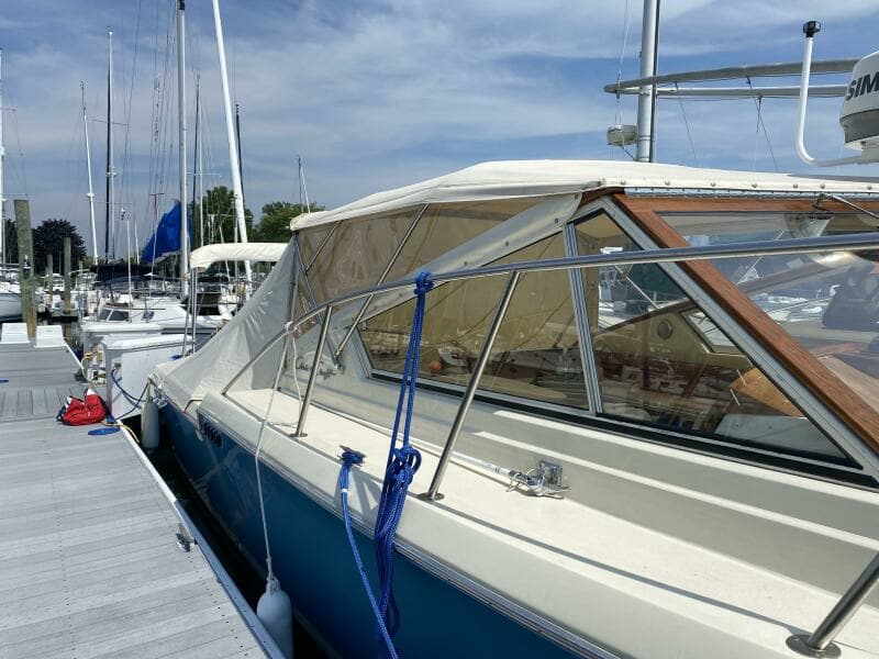 1984 Chris-Craft 316 Commander