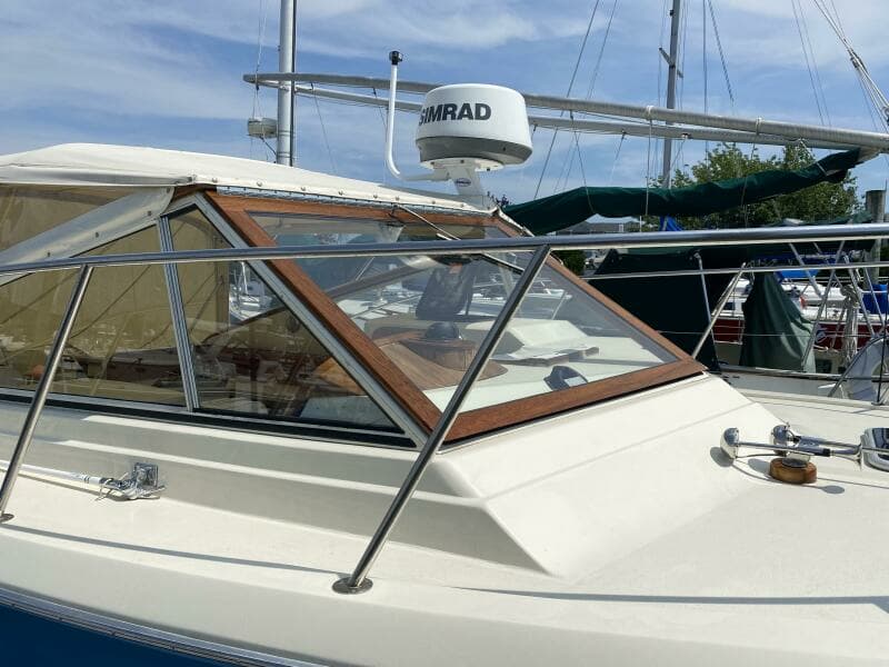 1984 Chris-Craft 316 Commander