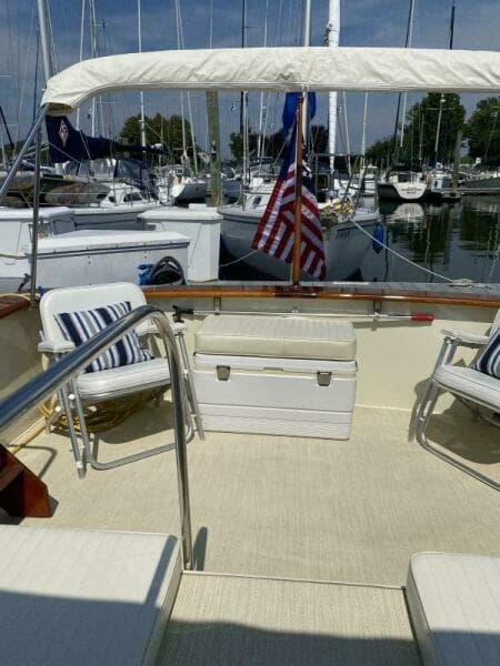 1984 Chris-Craft 316 Commander