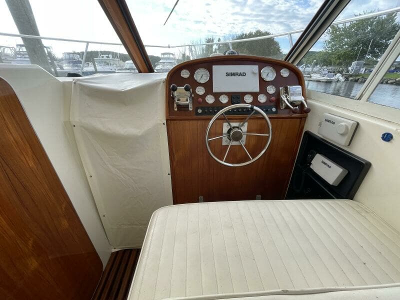 1984 Chris-Craft 316 Commander