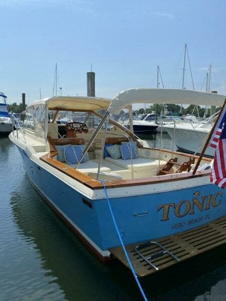 1984 Chris-Craft 316 Commander