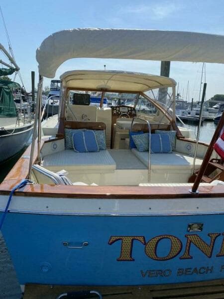 1984 Chris-Craft 316 Commander