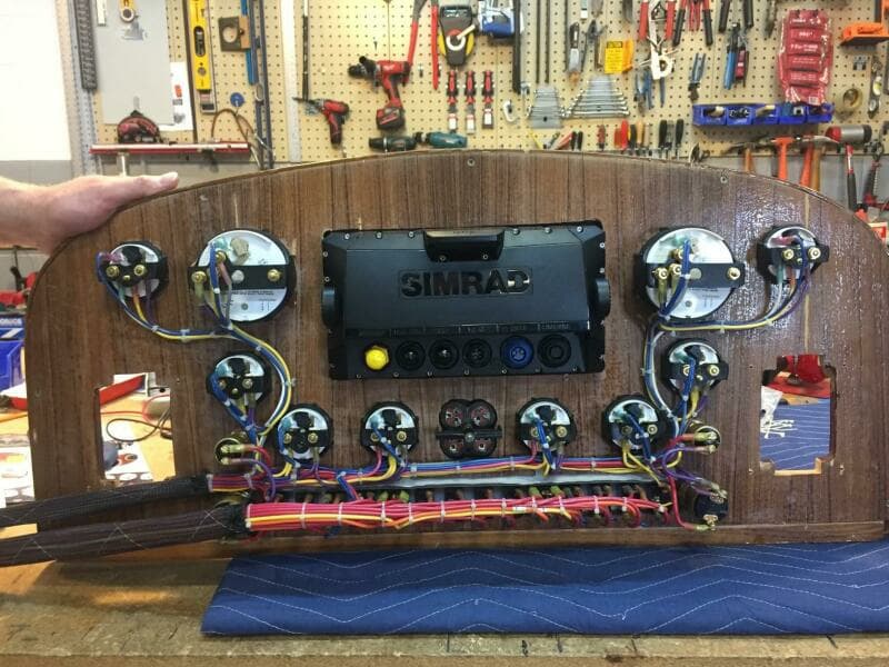 1984 Chris-Craft 316 Commander