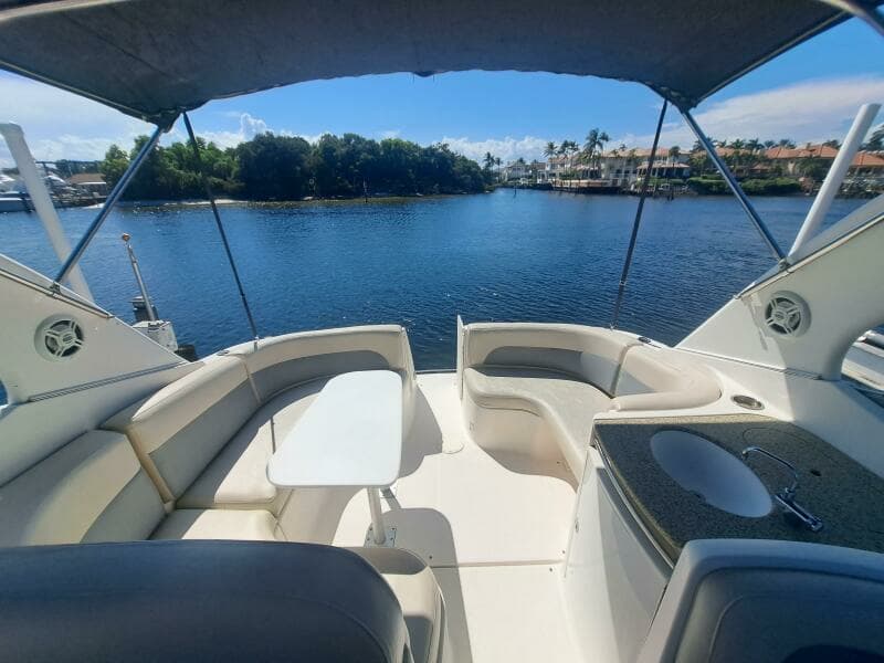 2005 Chaparral 330 Signature Cruiser