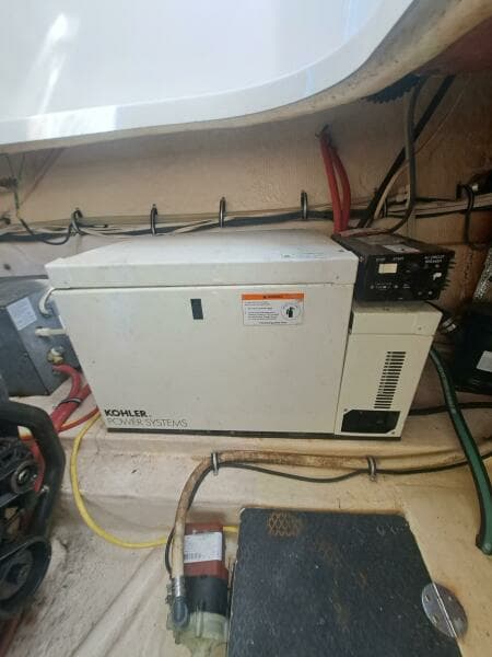 2005 Chaparral 330 Signature Cruiser