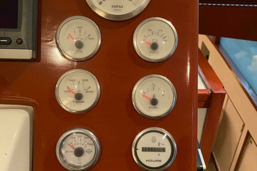 1973 Chris-Craft 47 Commander Flush Deck