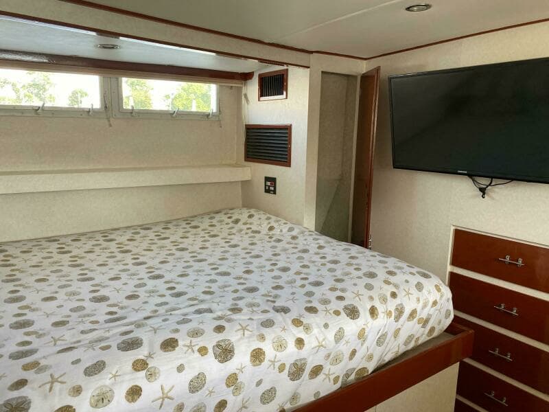 1973 Chris-Craft 47 Commander Flush Deck