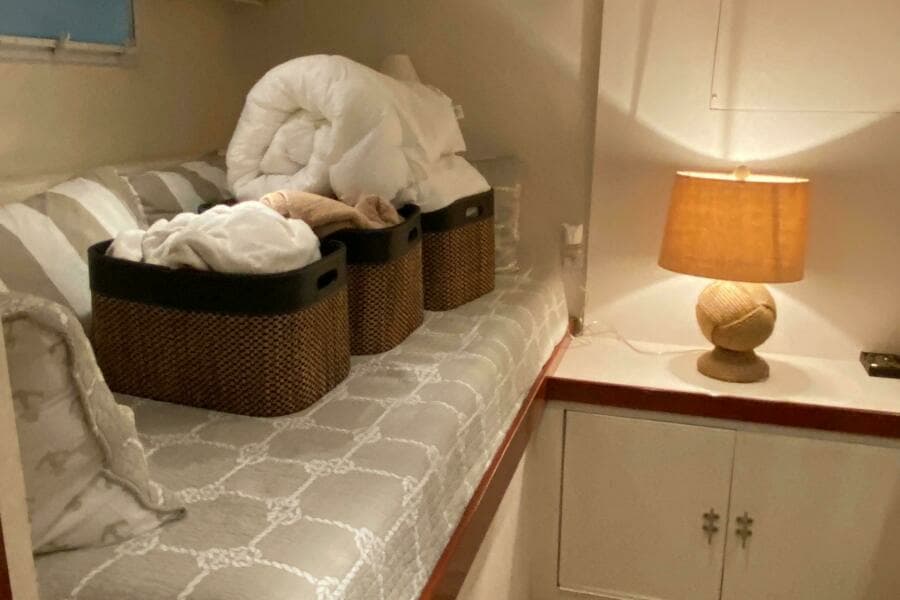 1973 Chris-Craft 47 Commander Flush Deck