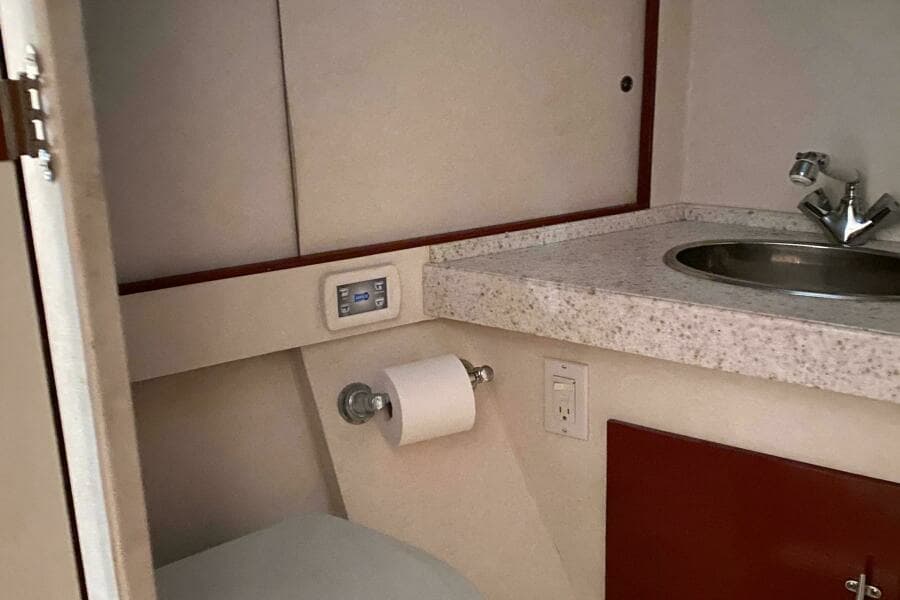 1973 Chris-Craft 47 Commander Flush Deck