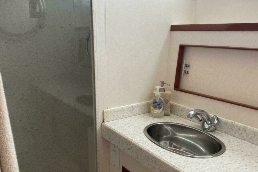 1973 Chris-Craft 47 Commander Flush Deck