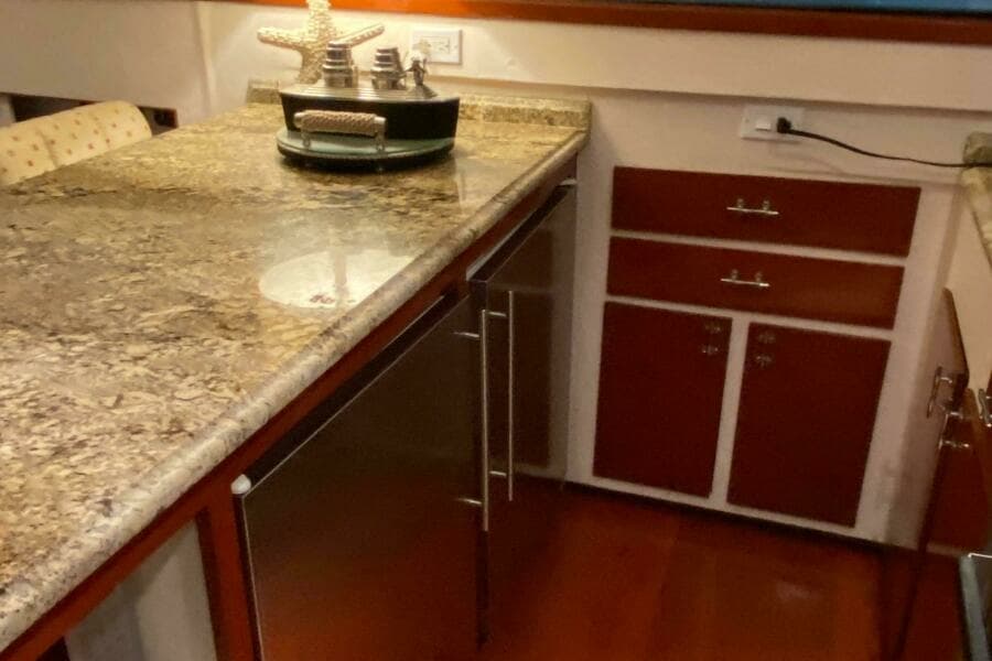 1973 Chris-Craft 47 Commander Flush Deck