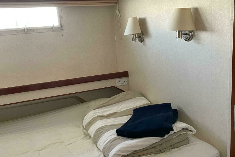 1973 Chris-Craft 47 Commander Flush Deck