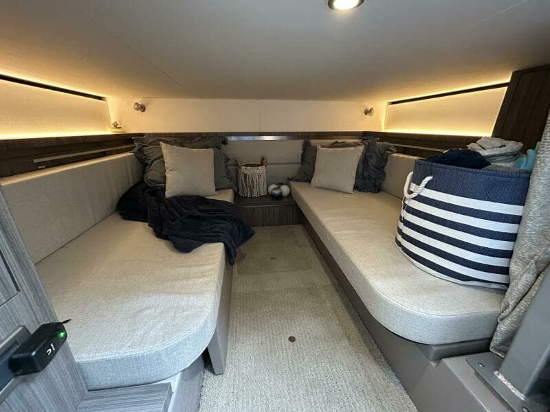 2021 320 Sundancer - Moor To Sea - Mid-berth