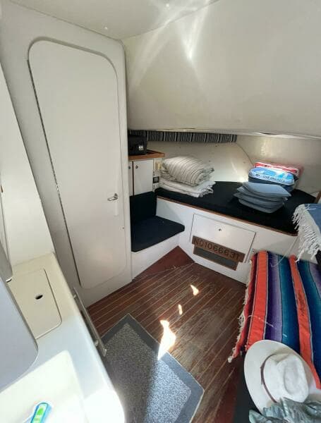 1997 Pursuit 300 Offshore