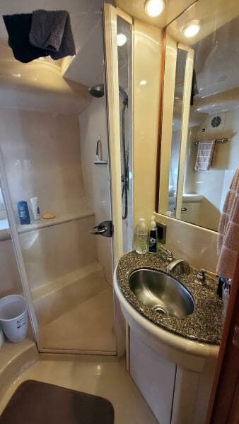 Guest Head Vanity and Shower