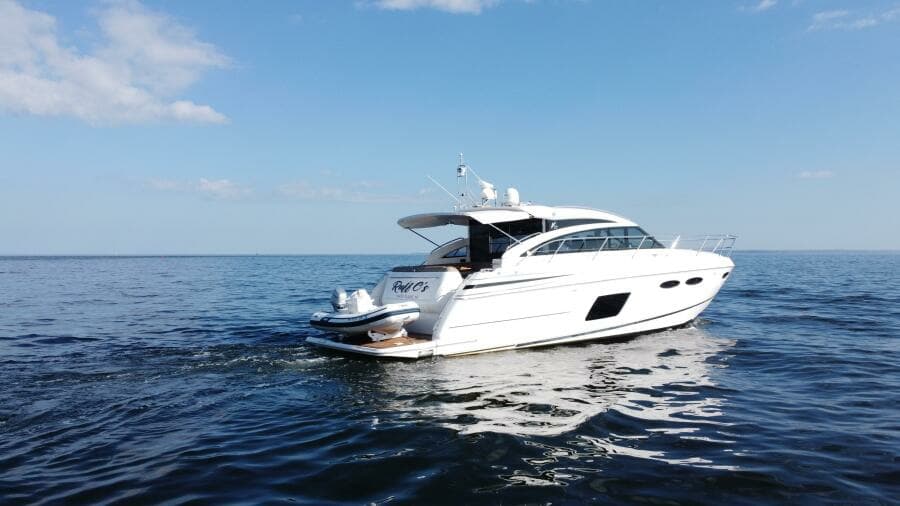 2015 Princess V52